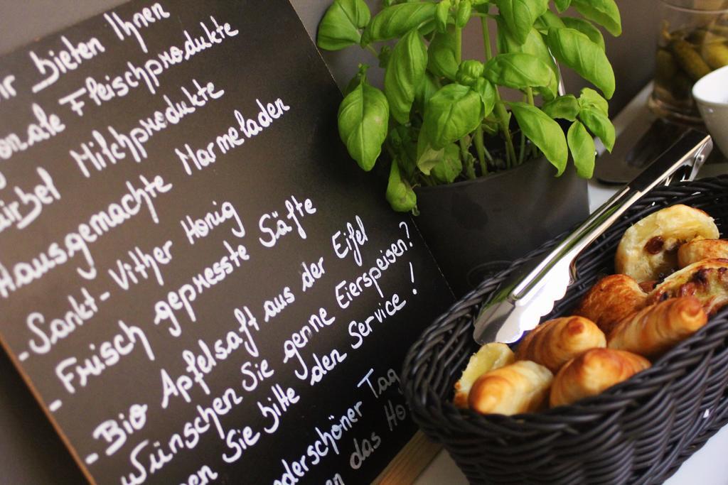 Gourmet Hotel Zur Post St. Vith Zewnętrze zdjęcie